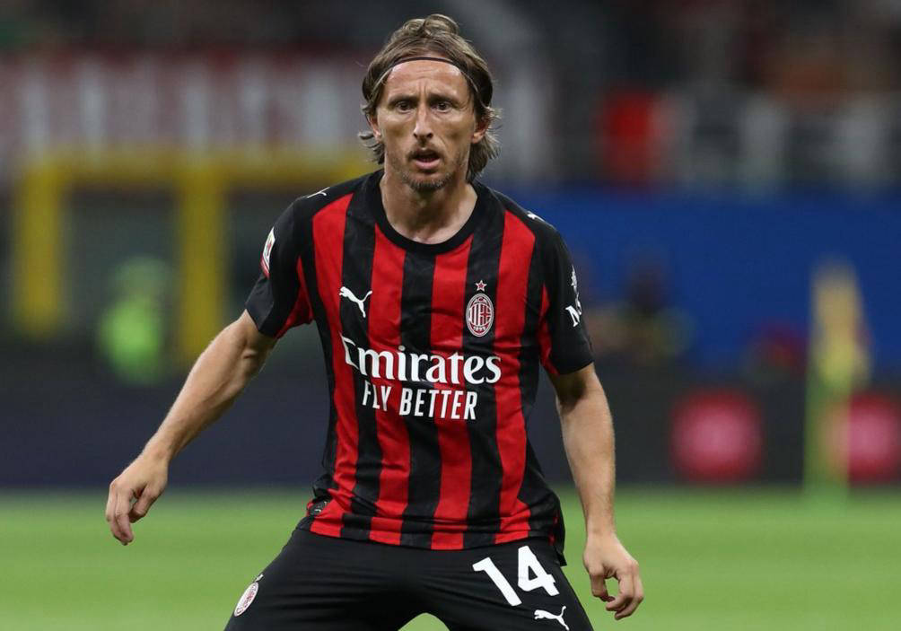 弗兰克·桑切斯与小理查德·托雷斯将进行重量级拳王资格赛，双方已达成协议，但进展缓慢。