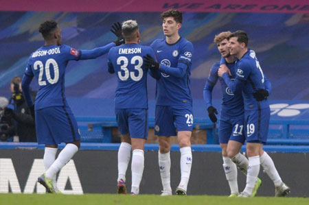 6分42秒，姆巴佩完成欧冠历史第二快帽子戏法