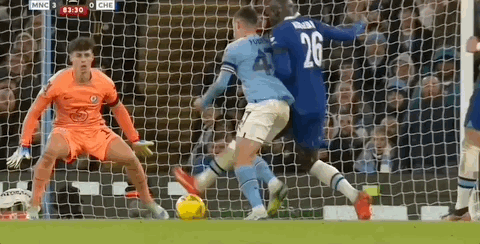 4-0横扫！意甲榜首易主，国米挤掉米兰，法布雷加斯惨败